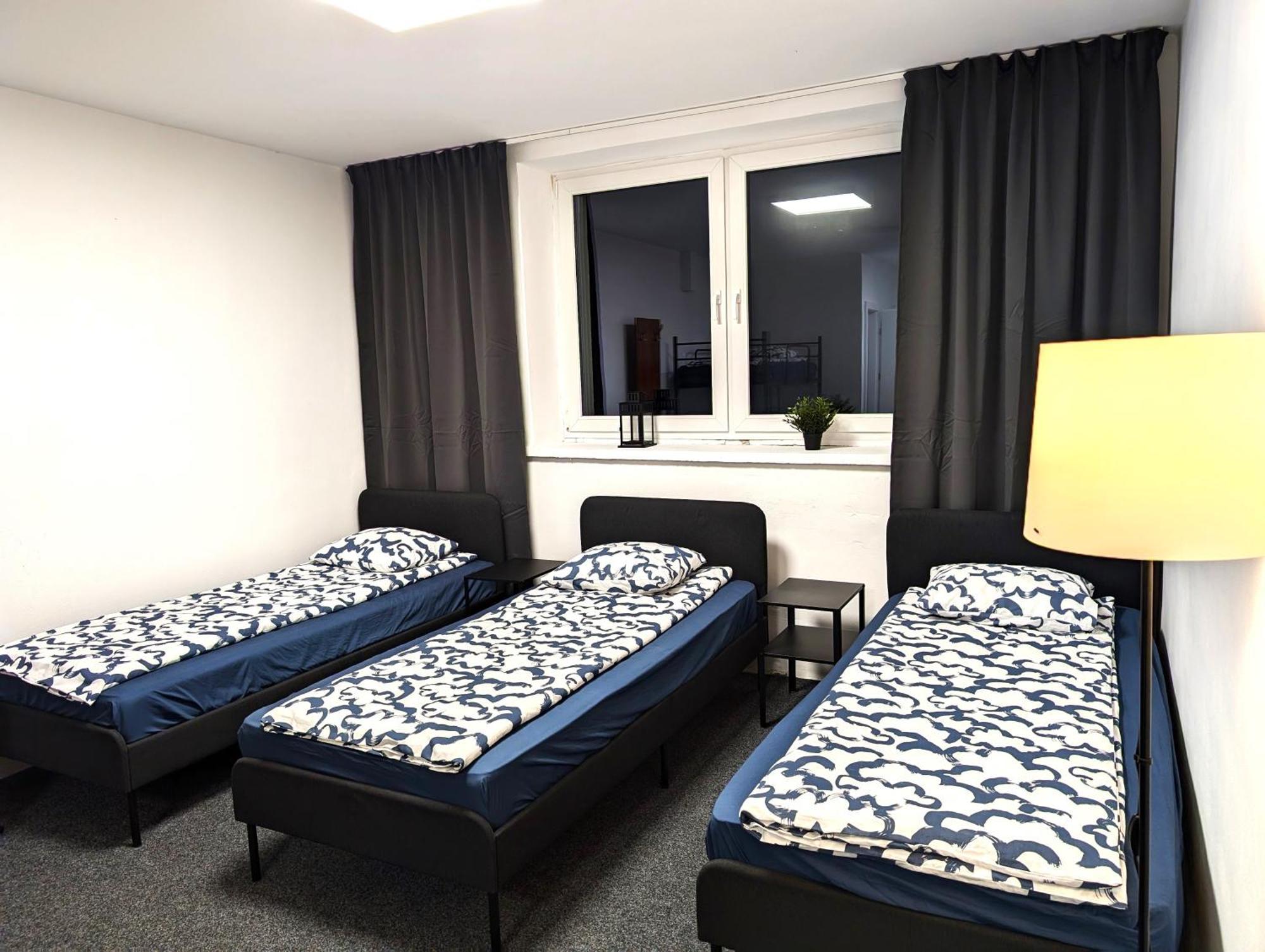 Baraczek Lotnisko Leszno Hostel Leszno  Εξωτερικό φωτογραφία