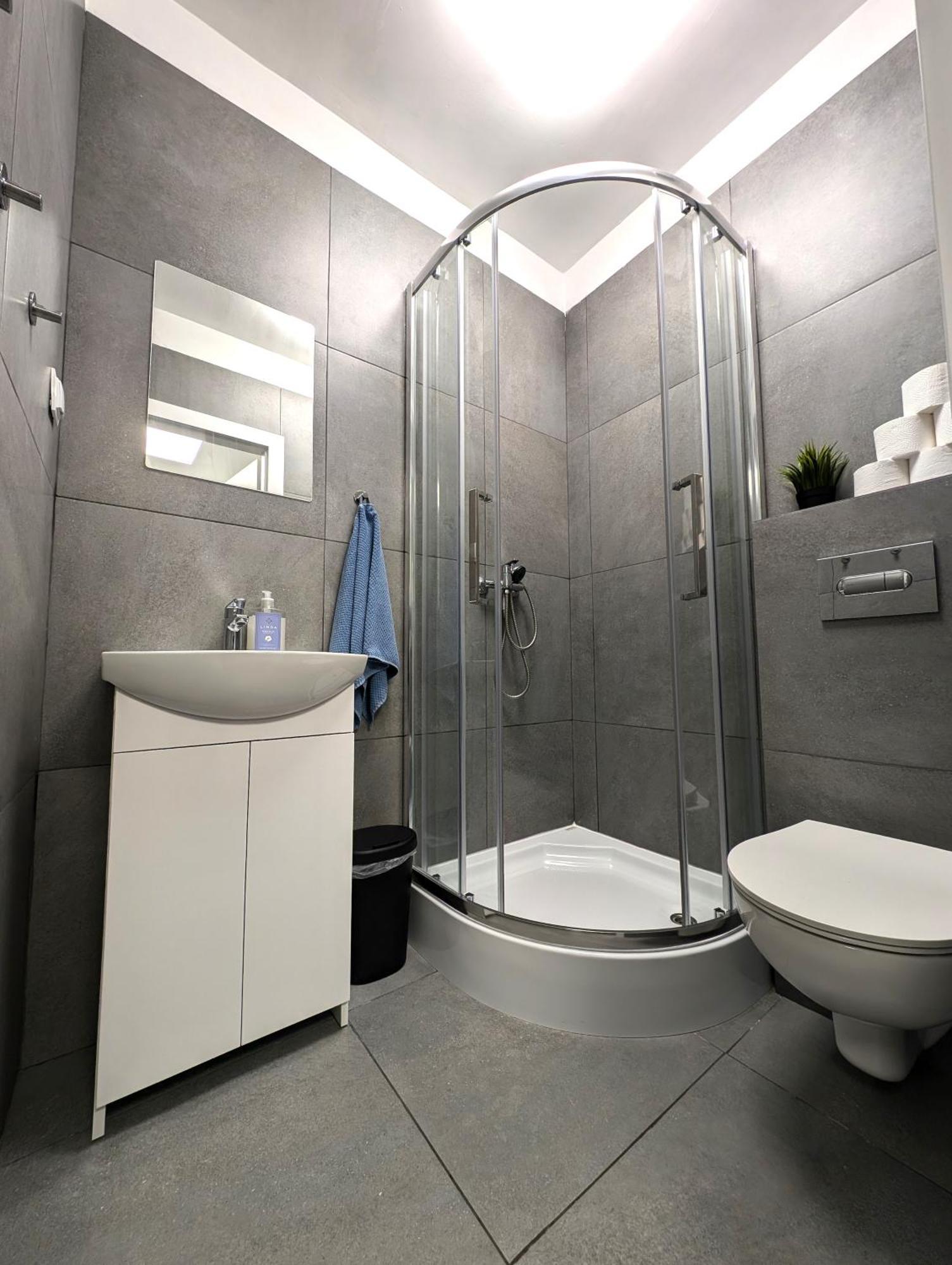 Baraczek Lotnisko Leszno Hostel Leszno  Εξωτερικό φωτογραφία
